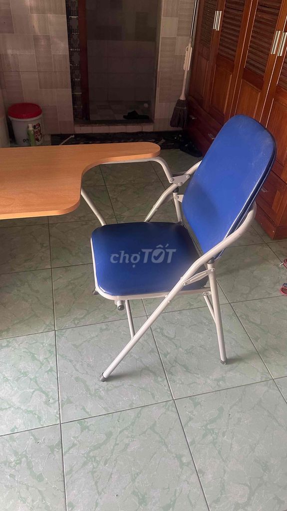 mới mua về con k chịu ngồi