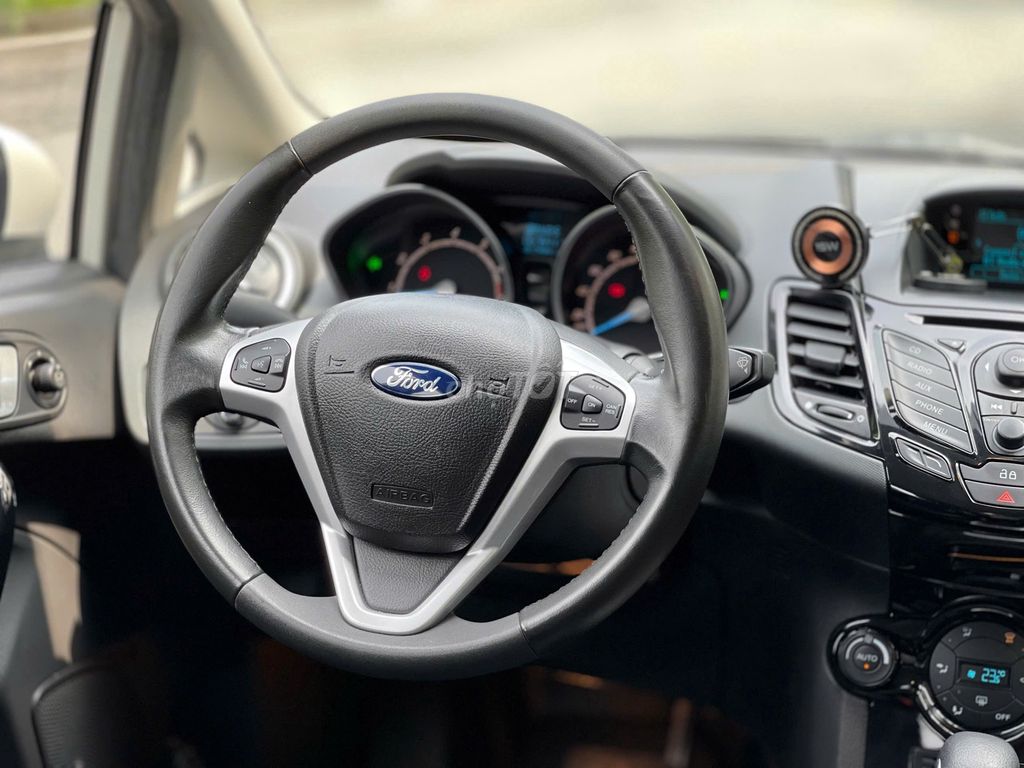 Ford Fiesta Sport 2016. Mua bán Ô tô tại Quận Long Biên Hà Nội được đăng bởi Long Biên Cars hình 17