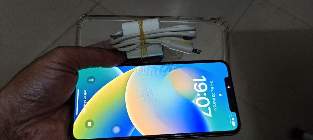 Apple iPhone XS Max 256GB Trắng Mỹ . Mua bán Điện thoại tại Quận Hai Bà Trưng Hà Nội được đăng bởi Mr Hung hình 1