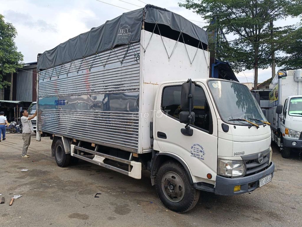 Hino 5t 2016 chở xe máy 2 tầng+ chở hàng. Mua bán Xe tải, xe ben tại Quận 12 Tp Hồ Chí Minh được đăng bởi Lê văn Khoa  hình 1