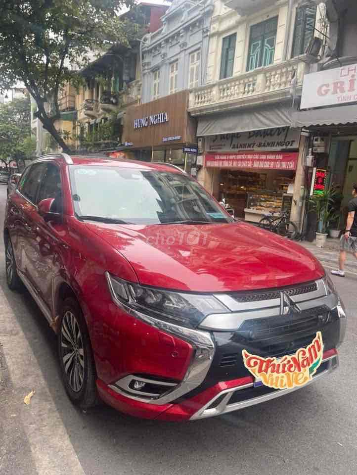 Mitsubishi Outlander 2022 2.0 CVT - 300000 km. Mua bán Ô tô tại Quận Thanh Xuân Hà Nội được đăng bởi Hang Nguyen Thu hình 2