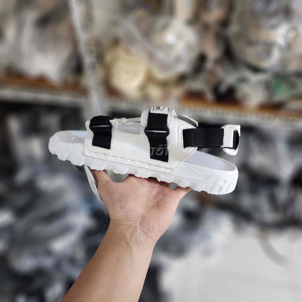 Sandal Nerdy Trắng Cả nam và nữ. Mua bán Giày dép tại Quận Hoàng Mai Hà Nội được đăng bởi Quách DrMartens Tú hình 1