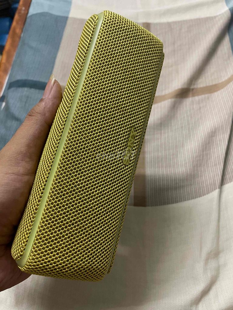 Loa Bluetooth Sony SRS-XB21 Vàng Chống nước. Mua bán Tivi, Âm thanh tại Quận Hoàn Kiếm Hà Nội được đăng bởi nguyễn trung kiên  hình 1