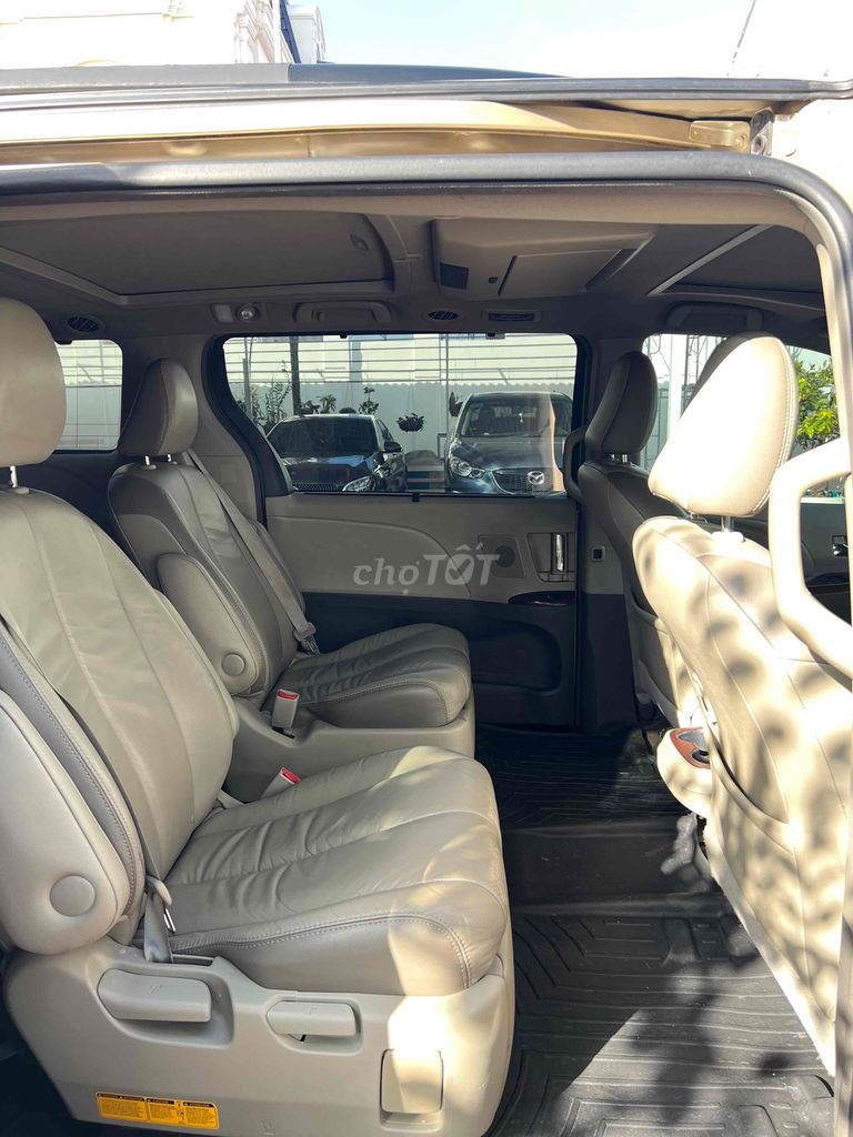 Toyota Sienna 2012 - 86000 km. Mua bán Ô tô tại Quận Ninh Kiều Cần Thơ được đăng bởi Triển Oto Xuân Khánh hình 9