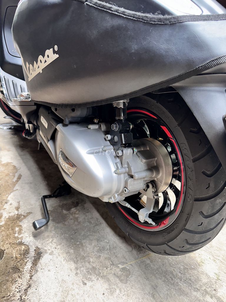 Piaggio Vespa Sprint 125 Carbon черный 2200 км