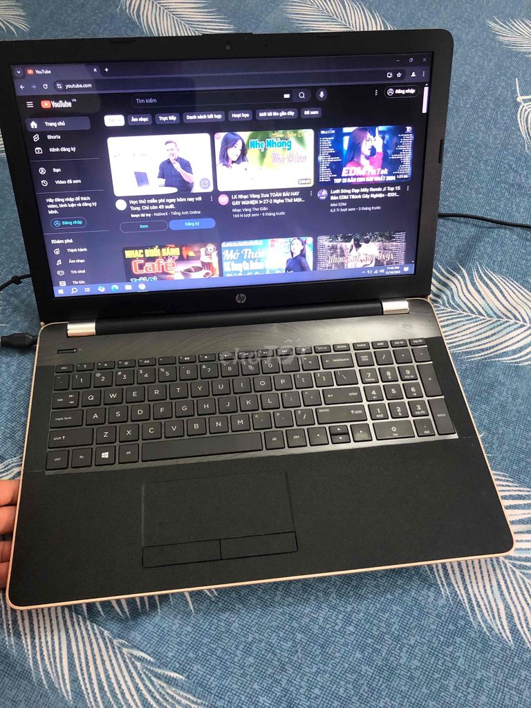 Laptop Hp văn phòng chiến game vẫn tốt