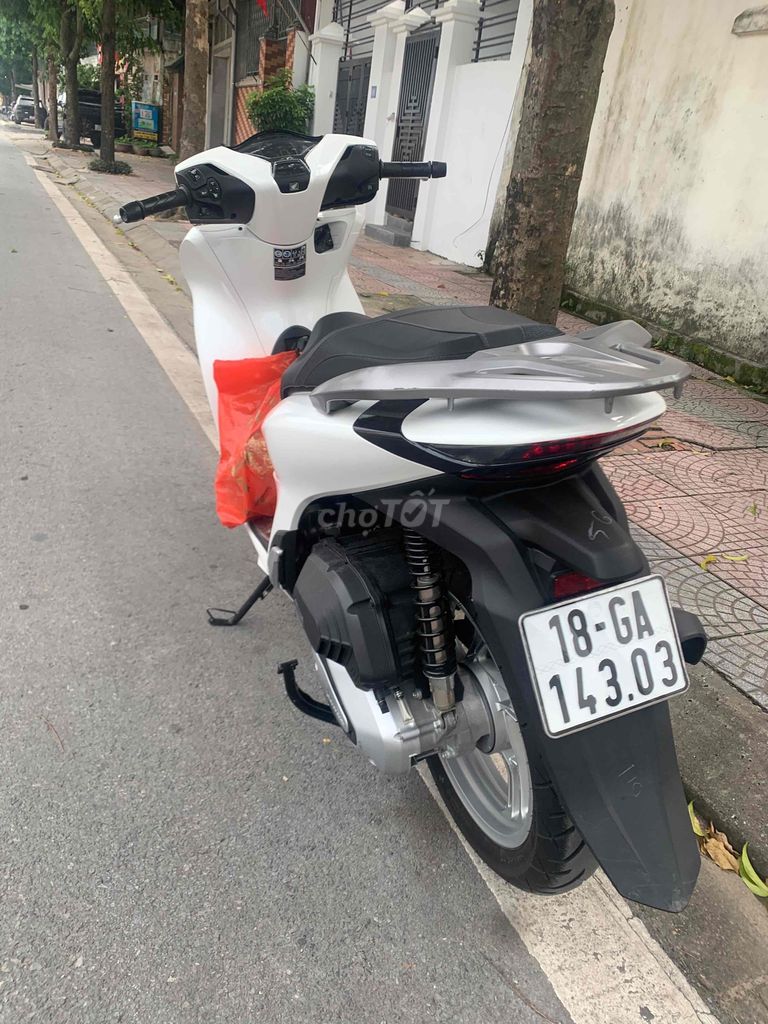 Honda Sh 125 2022. Mua bán Xe máy tại Quận Long Biên Hà Nội được đăng bởi Đức Triệu hình 4