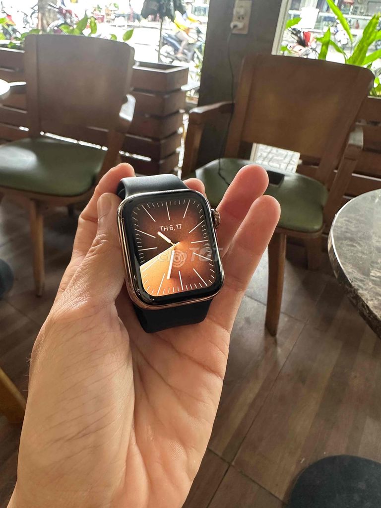 APPLE WATCH SERIES 4/40mm bản esim bản Thép