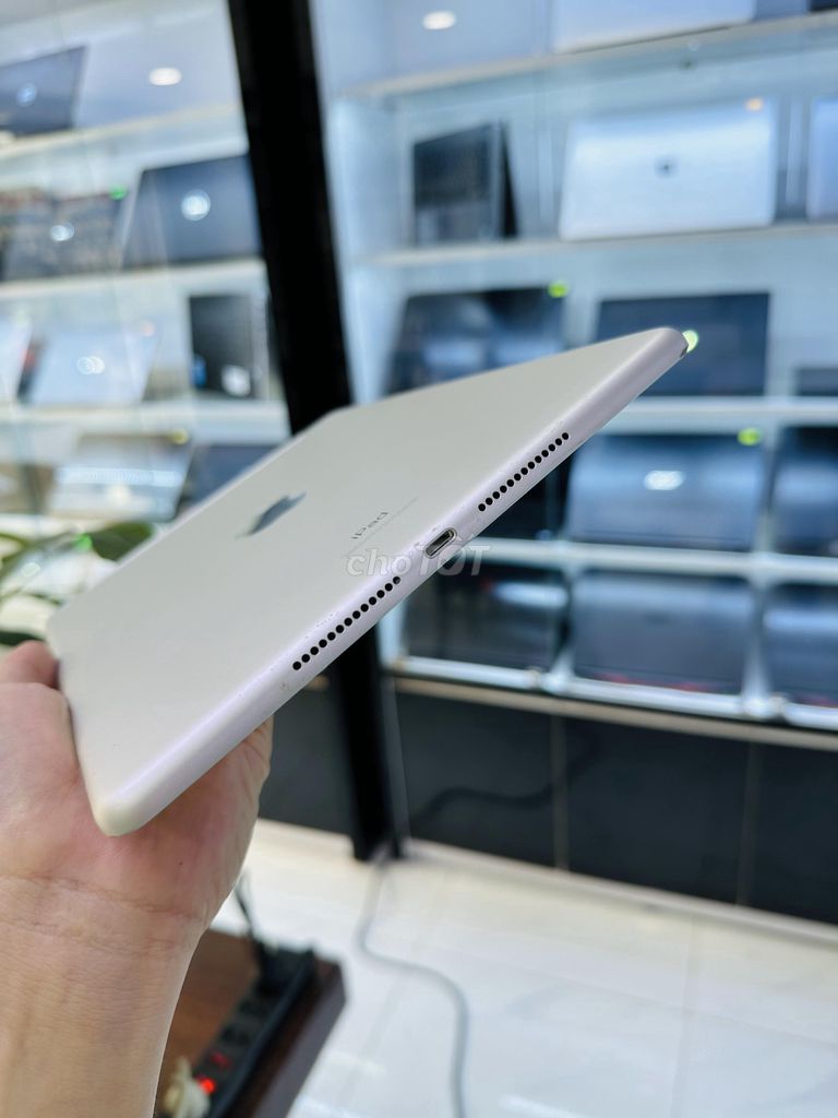 iPad Gen 9 64GB 4G zin nguyên bản pin 97% sạc 76L