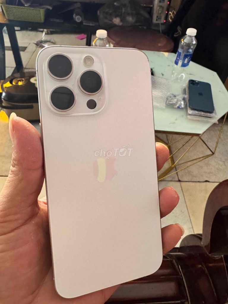 Apple iPhone 15 Pro Max 256GB Trắng. Mua bán Điện thoại tại Thành phố Thuận An Bình Dương được đăng bởi cầm đồ Hà Minh Tâm  hình 1