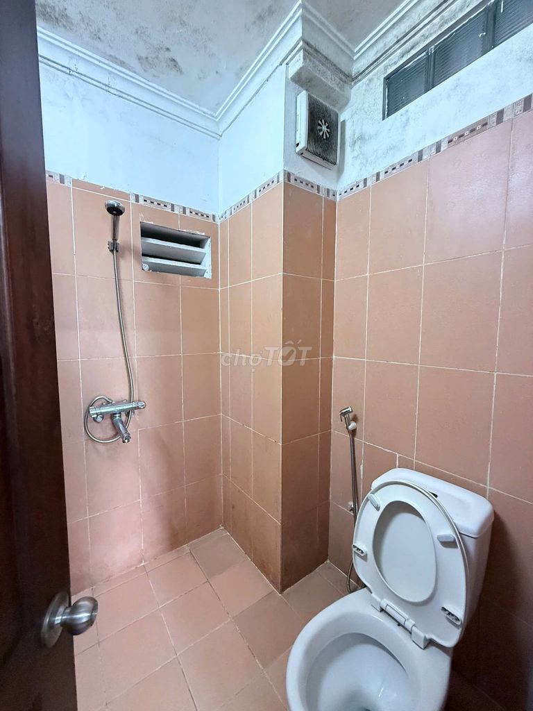 Студия на две кровати с балконом на улице 3 tháng 2 — фото 4