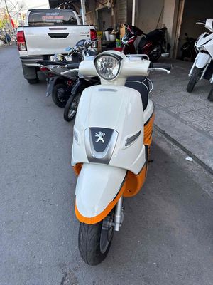 Peugeot Django Trắng Cam xe đẹp nguyên rin. Mua bán Xe máy tại Quận Cái Răng Cần Thơ được đăng bởi Cửa Hàng Xe Máy Quang Sang