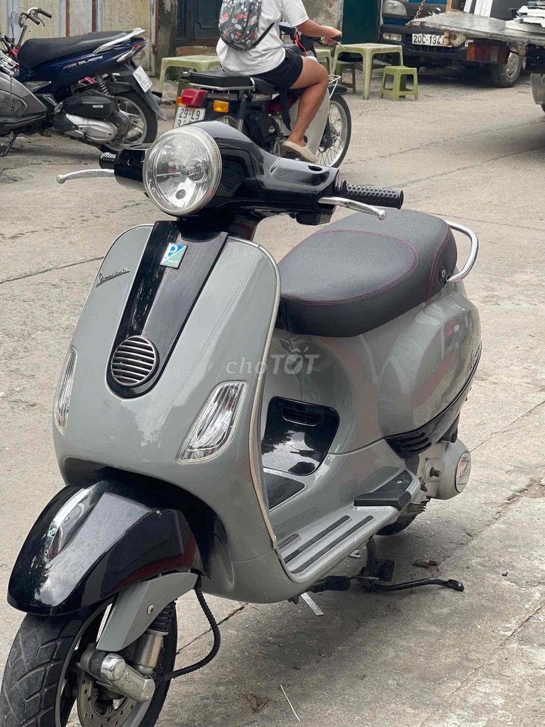 PIAGGIO VESPA 125cc xe đẹp máy chất như mới. Mua bán Xe máy tại Quận Nam Từ Liêm Hà Nội được đăng bởi Cường nguyễn hình 2