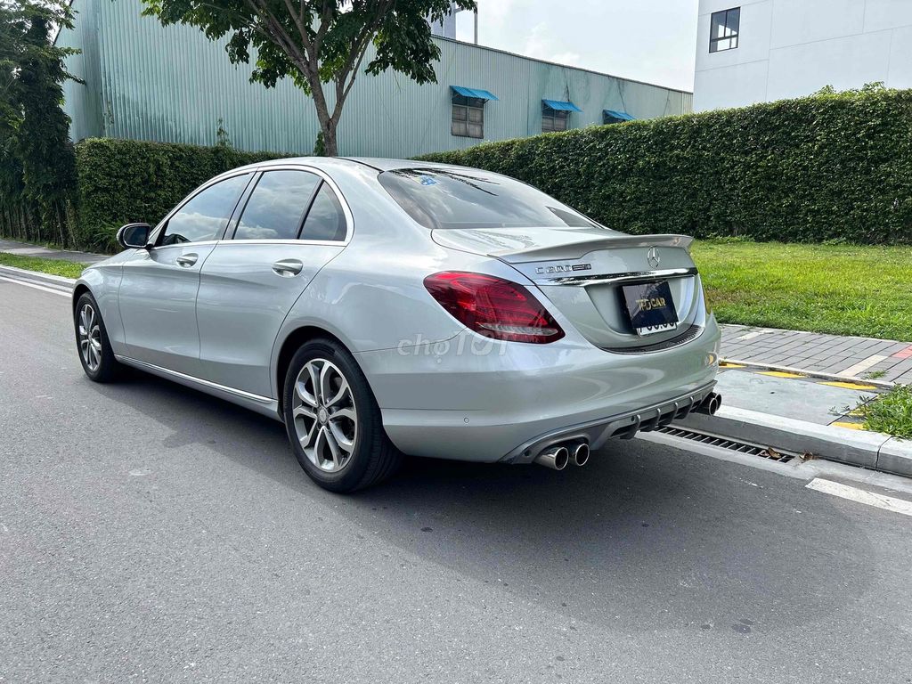 Mercedes Benz C200 Sản xuất 2016. Mua bán Ô tô tại Quận Bình Tân Tp Hồ Chí Minh được đăng bởi Lê Minh Quý hình 6