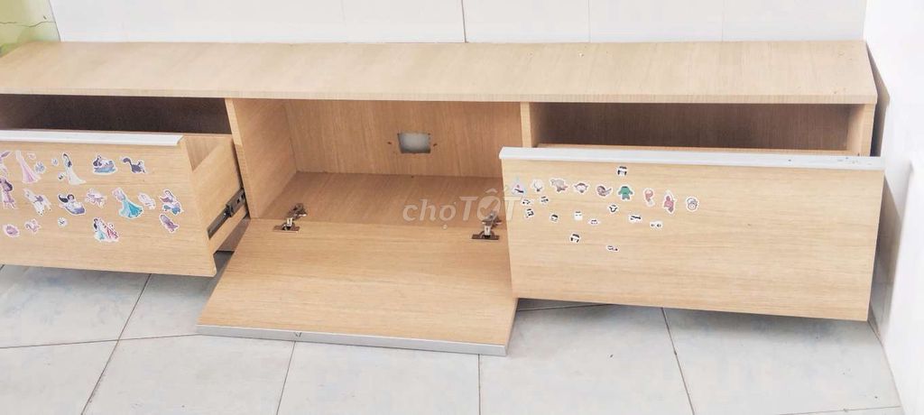 Kệ tivi treo tường gỗ vàng nhạt 2m. Mua bán Tủ, kệ gia đình tại Thành phố Thủ Đức Tp Hồ Chí Minh được đăng bởi Hiền hình 1