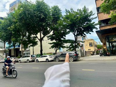 Cho thuê mặt bằng Trần Hưng Đạo view sông Hàn 500m² ngang 20m