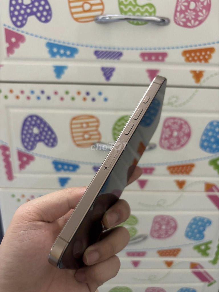 Apple iPhone 16 Promax 256GB Vàng 99%. Mua bán Điện thoại tại Quận Ngũ Hành Sơn Đà Nẵng được đăng bởi Trieu Le hình 1