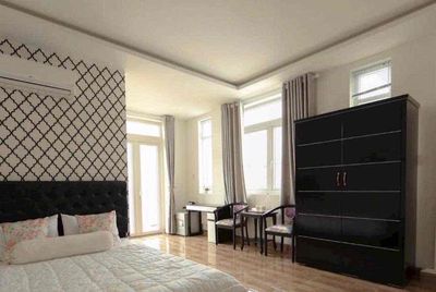 Cho thuê Biệt Thự sân vườn khu Tên Lửa DT 12x20 xd 3 tấm , 6pn .