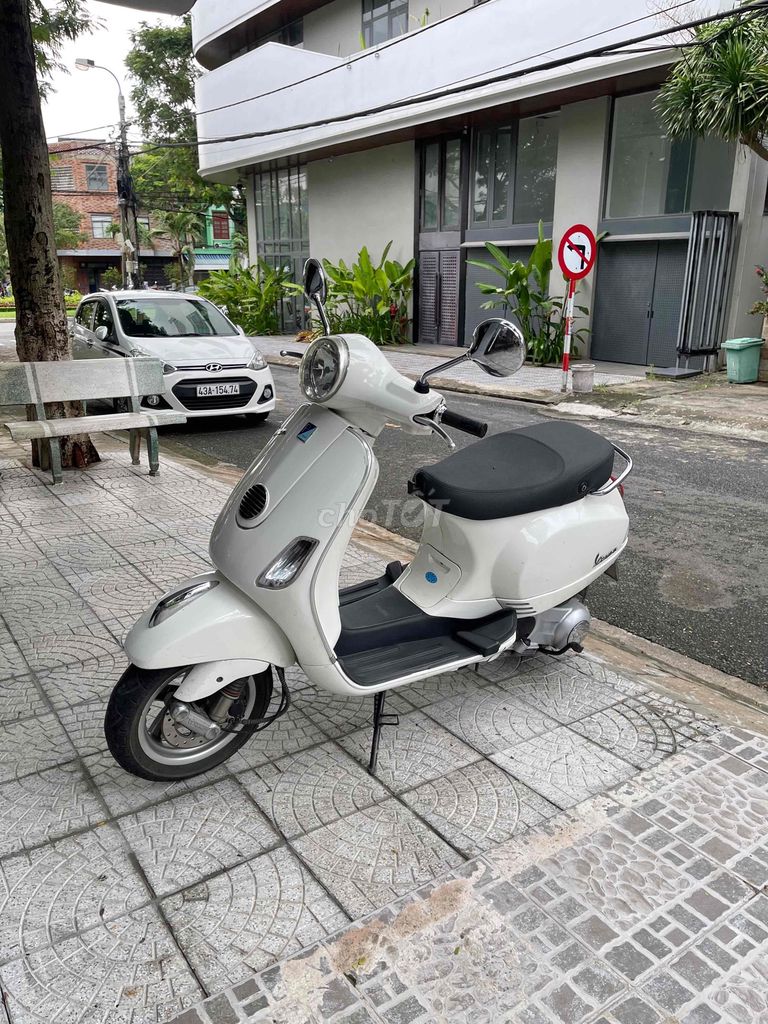 Vespa Lx150 Fi 2012 trắng ngọc trinh. Mua bán Xe máy tại Quận Ngũ Hành Sơn Đà Nẵng được đăng bởi Mr H hình 3