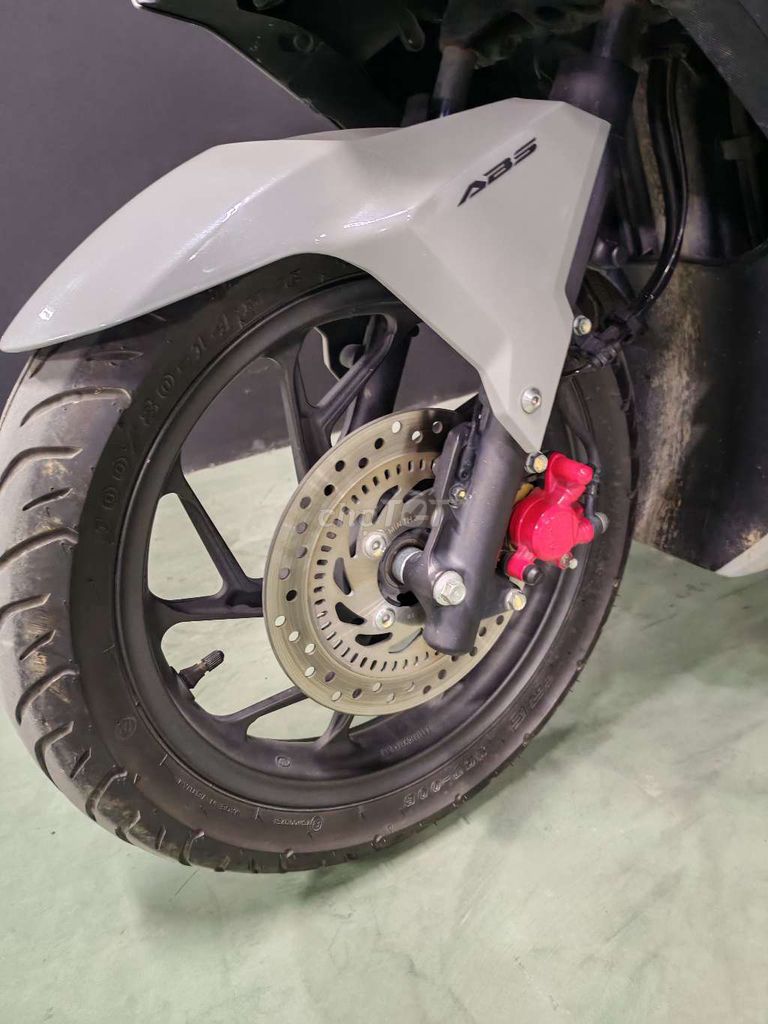 Honda Vario 160 ABS 2023 Xám xi măng. Mua bán Xe máy tại Quận Cầu Giấy Hà Nội được đăng bởi phạm hưng hình 4