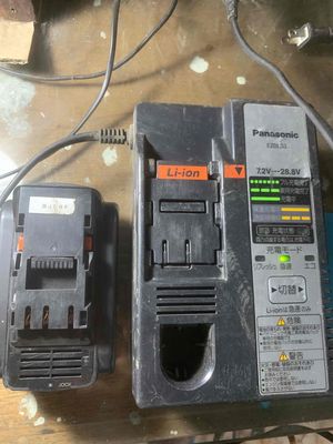 pin Panasonic 14.4v và sạc zin điện 100v