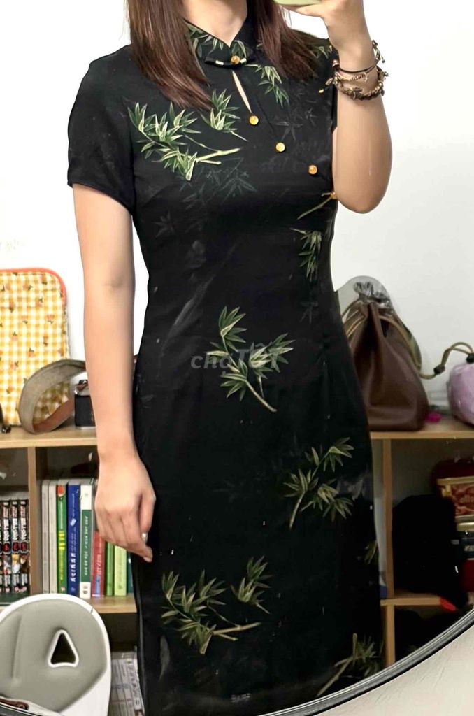 sườn xám tôn dáng. Mua bán Quần áo tại Quận Ba Đình Hà Nội được đăng bởi Lơ Mơ hình 1