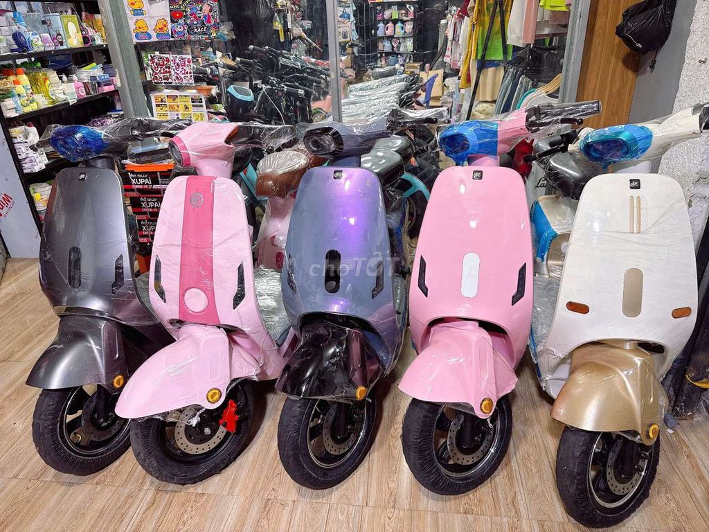 Bán xe điện VC V1 K1 mẫu 2025 thắng đĩa 5 bình lớn. Mua bán Xe điện tại Thành phố Biên Hòa Đồng Nai được đăng bởi XE ĐIỆN THÚY DUYÊN hình 1