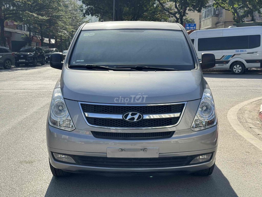 Hyundai Grand Starex 2011 Van 3 chỗ máy dầu AT. Mua bán Ô tô tại Quận Bắc Từ Liêm Hà Nội được đăng bởi Tô Văn Tiến hình 1