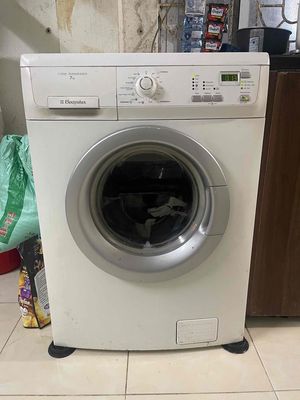 máy giặt electrolux 7kg, có chế độ giặt nước nóng