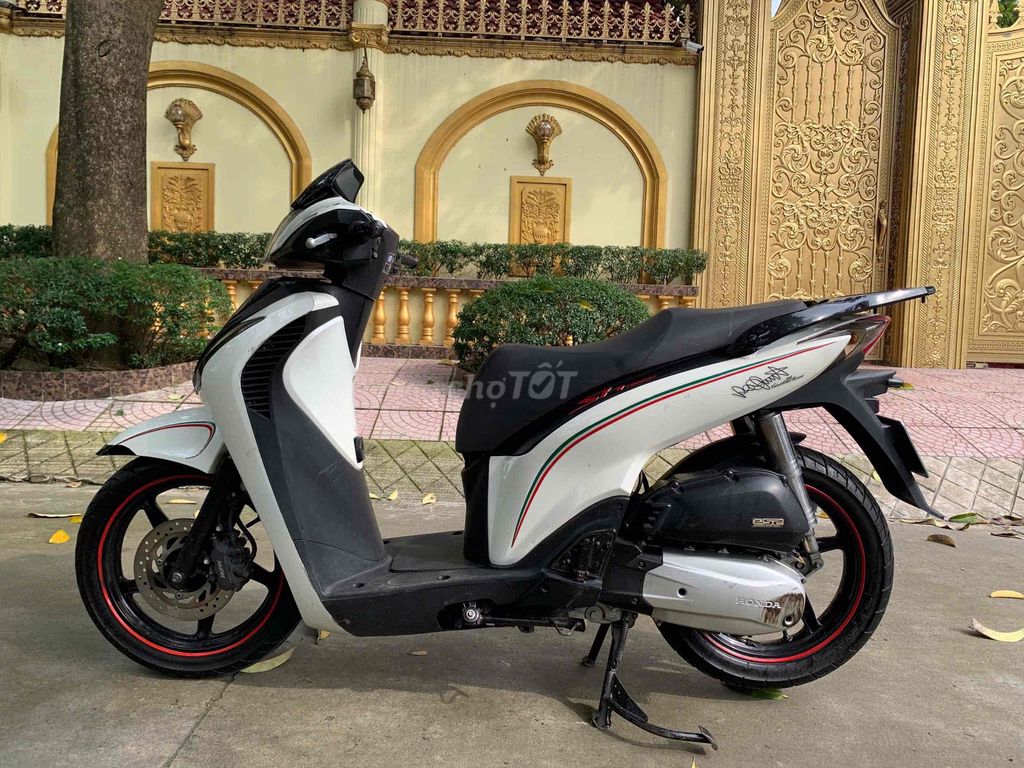 🌈Xe honda SH 2012 trắng  đen  mới len ken  90 %. Mua bán Xe máy tại Thành phố Thủ Đức Tp Hồ Chí Minh được đăng bởi Nguyễn Thanh Bình hình 5