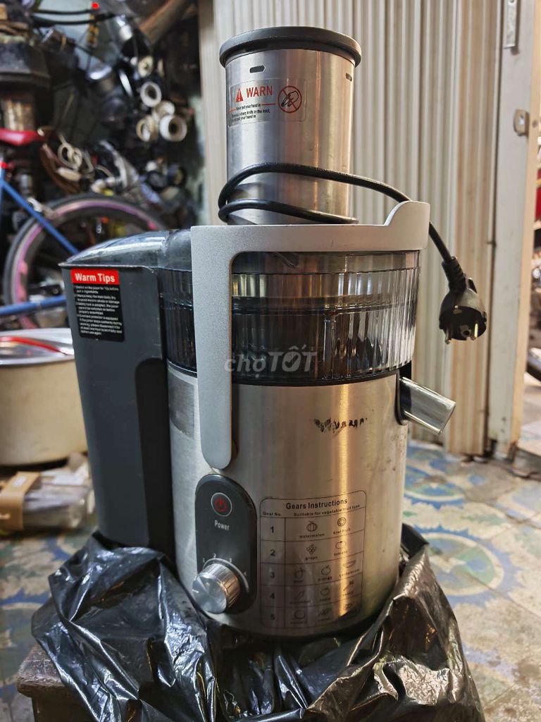 Máy ép trái cây VINAMAX S600 1200W đã qua sử dụng. Mua bán Bếp, lò, đồ điện nhà bếp tại Thành phố Nha Trang Khánh Hòa được đăng bởi ĐỒNG HỒ SI hình 1