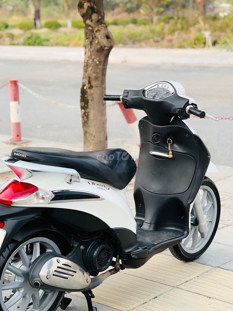 Piaggio Liberty 125 ie BIỂN HN CHÍNH CHỦ MÁY NGON. Mua bán Xe máy tại Quận Cầu Giấy Hà Nội được đăng bởi Đỗ Thanh Mai hình 4