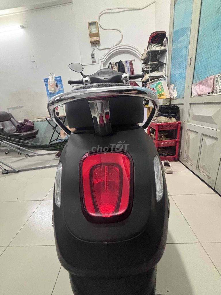 Электрический скутер VinFast Evo200, черный, 7500 км