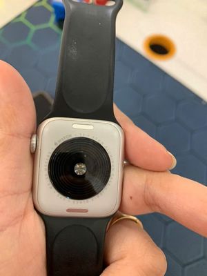 Apple Watch SE GPS Nhôm 40mm. Mua bán Thiết bị đeo thông minh tại Quận 4 Tp Hồ Chí Minh được đăng bởi Shopthanhly