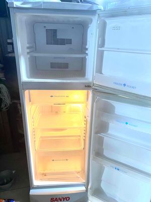 Thanh lý tủ lạnh Sanyo 150lit đang dùng tốt