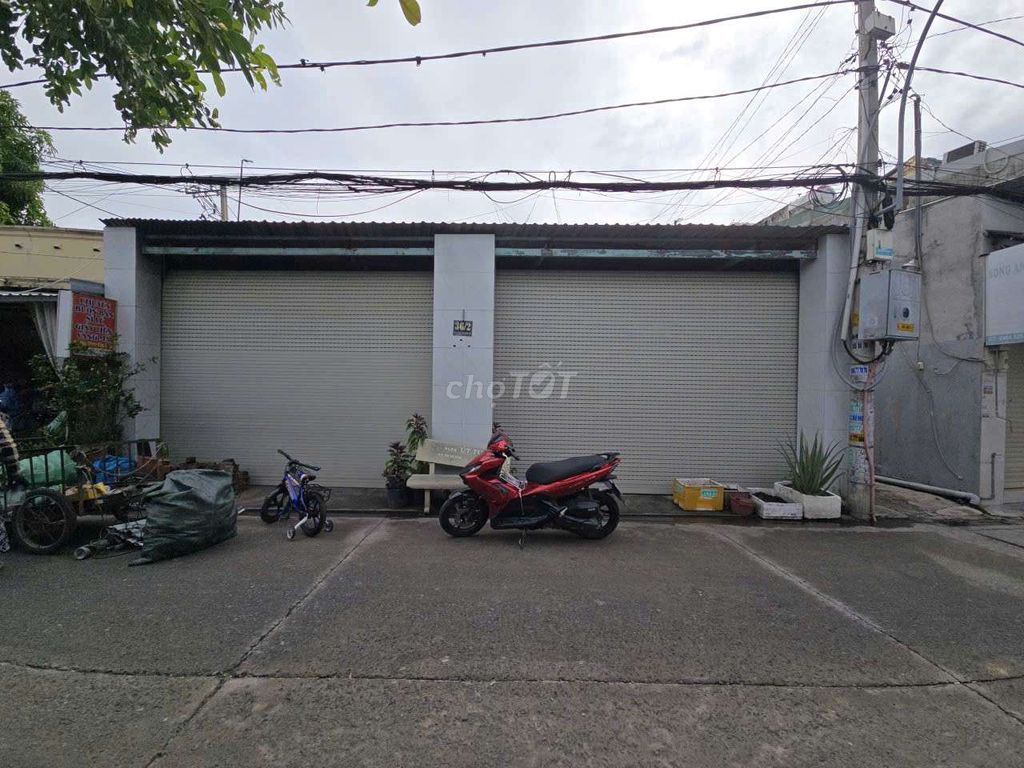 Bán Nhà Bà Điểm.ngang 9.83m,dài 17m.DT:169.5mđường rộng 6m,Sh riêng