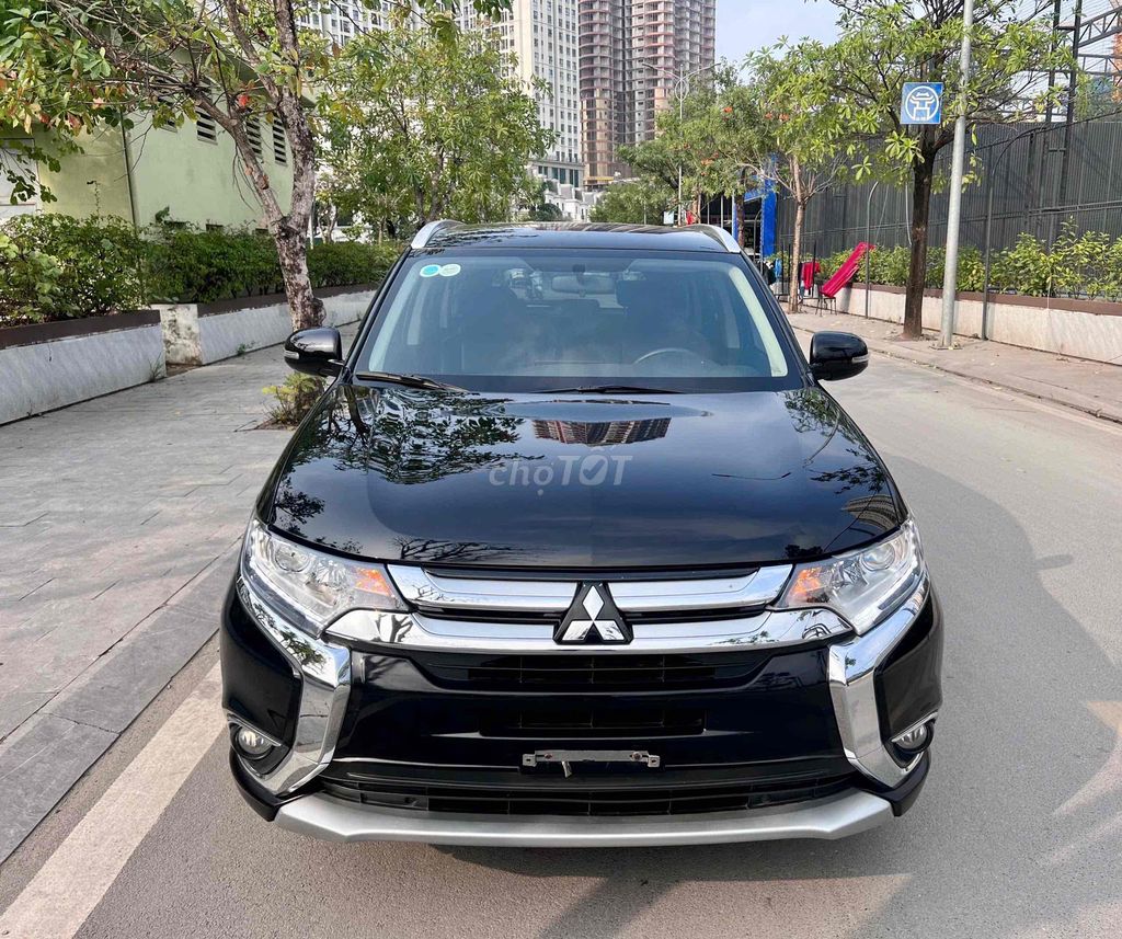 Bán xe Mitsubishi Outlander 2019 CVt