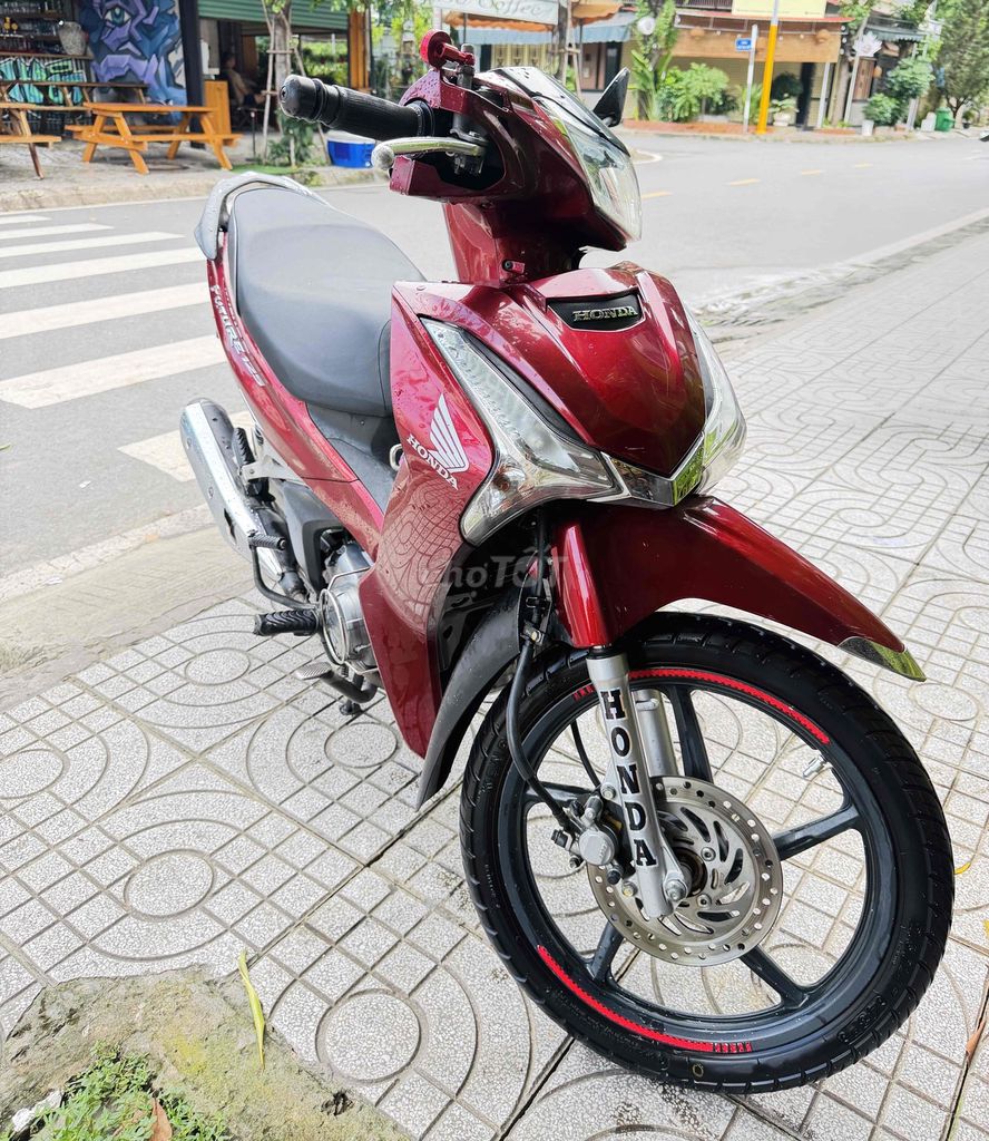 Красный Honda Future LED
