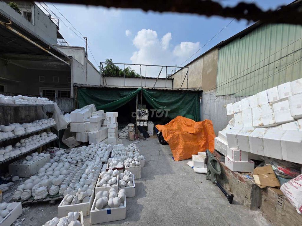 Bán đất 141m ngang 6.5m tặng nhà cấp 4 gần BigC Go Dĩ An vào 400m 