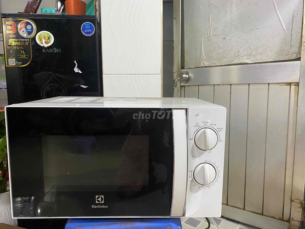 LÒ VI SÓNG ELECTROLUX 23L