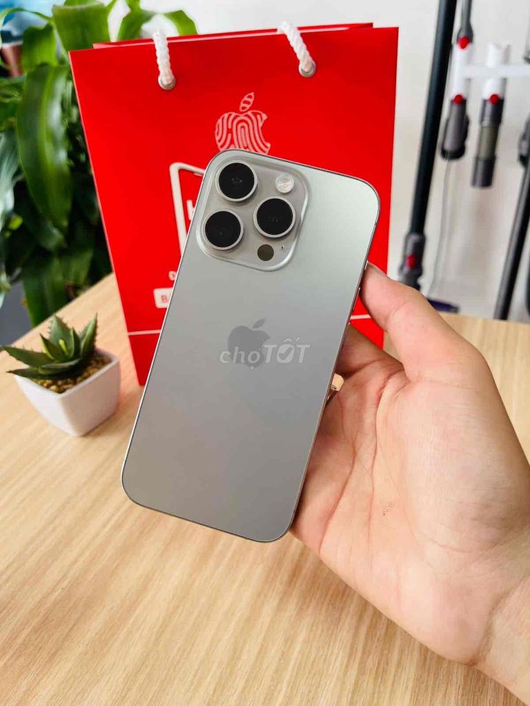 iPhone 15 Pro 256GB ( bảng VN có khe sim). Mua bán Điện thoại tại Thành phố Biên Hòa Đồng Nai được đăng bởi Thang Tran hình 1
