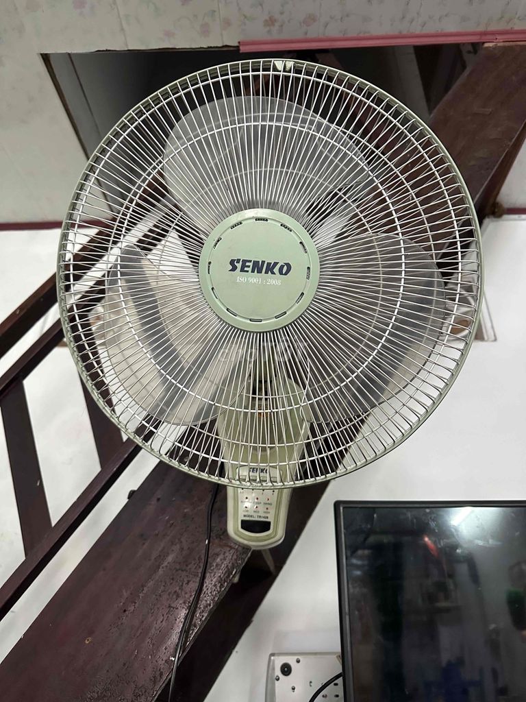 bán quạt treo tường senko