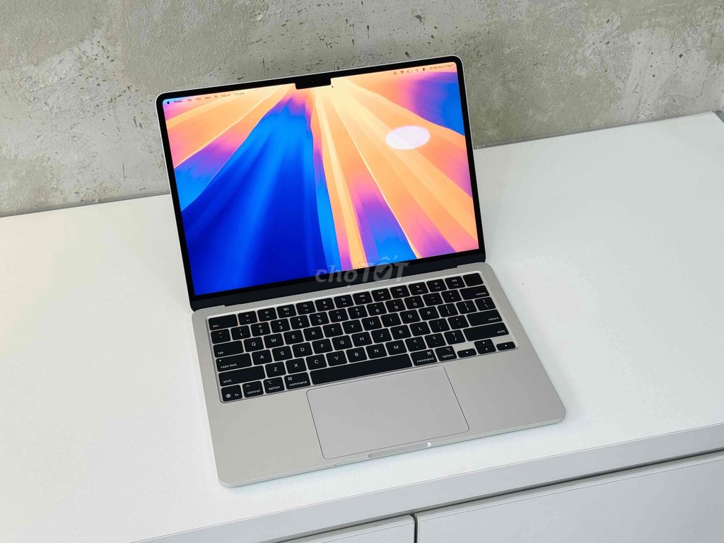 Macbook Air M4 13 inch 16GB/256GB Bạc màn hình new. Mua bán Laptop tại Quận 10 Tp Hồ Chí Minh được đăng bởi Nguyễn Quang Huy hình 1