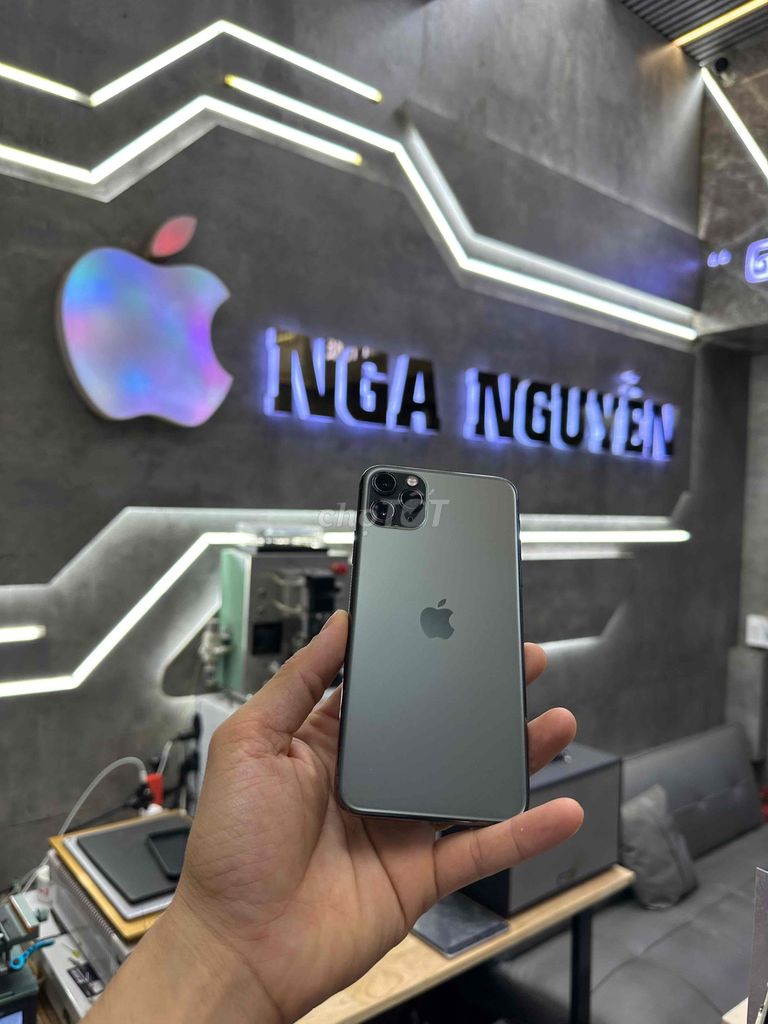 Apple iPhone 11 Pro Max 256GB. Mua bán Điện thoại tại Thành phố Huế Thừa Thiên Huế được đăng bởi NGA NGUYEN MOBILE hình 1