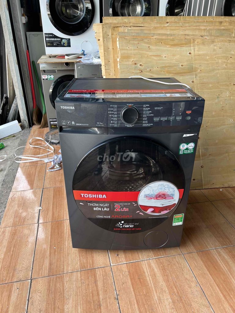 Máy giặt Toshiba Inverter 10.5 kg hàng trưng bày