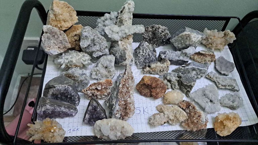 Đá thô tinh thể nhiều màu decor. Mua bán Đồ sưu tầm, đồ cổ tại Quận Bình Thạnh Tp Hồ Chí Minh được đăng bởi Lê Ngọc  hình 1