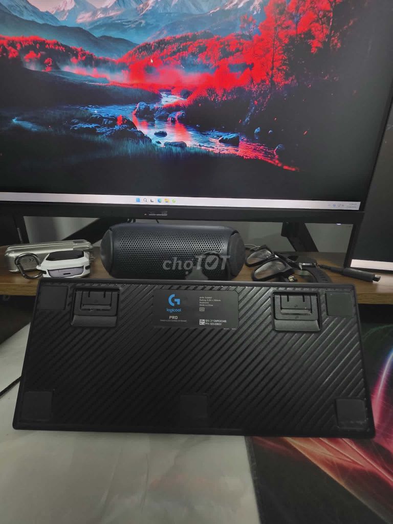 Bàn phím cơ Logitech PRO Đen Có dây. Mua bán Phụ kiện (Màn hình, Chuột...) tại Thành phố Thủ Đức Tp Hồ Chí Minh được đăng bởi Phạm Minh Nghĩa hình 1