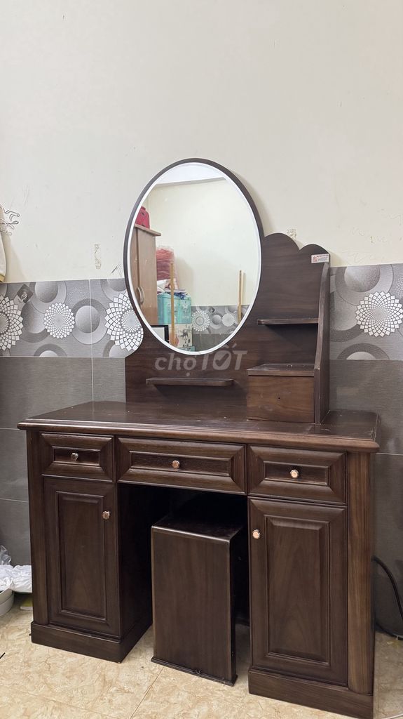 Bàn trang điểm Gỗ mun Nâu 1m x 0.4m x 0.7m. Mua bán Bàn ghế tại Quận Ngũ Hành Sơn Đà Nẵng được đăng bởi Trần phú hình 1