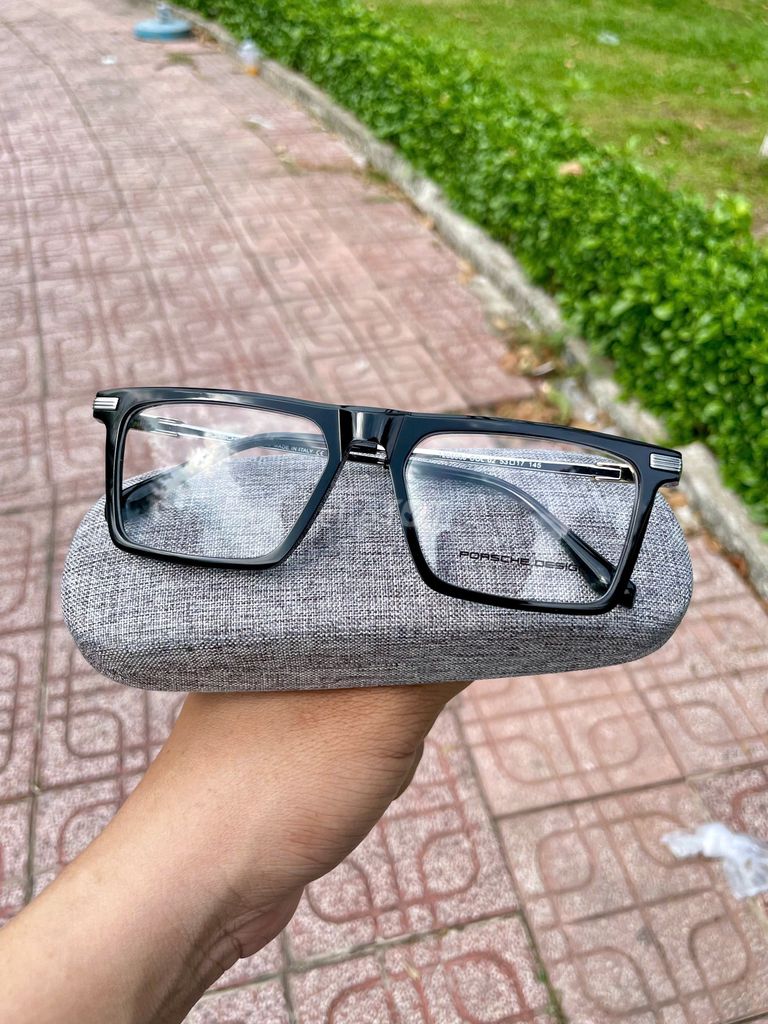 GỌNG KÍNH PORSCHE Acetate 99.99% lõi TITAN (2HAND)