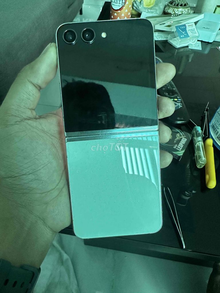 Samsung Galaxy Z Flip5 512. Mua bán Điện thoại tại Thành phố Biên Hòa Đồng Nai được đăng bởi Quyền hình 1